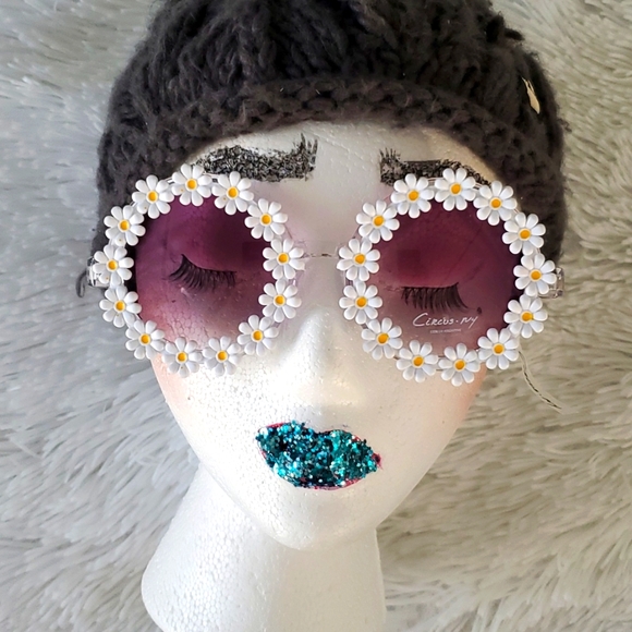 VERY COOL DAISY LARGE SUNGLASSES - Picture 1 of 8